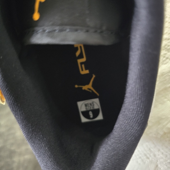 Nike Yellow and White Sneakers Classic Style - Picture 3 of 10